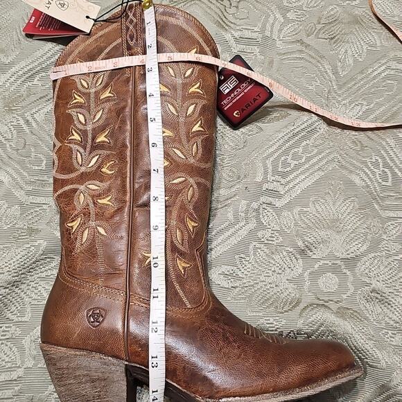 Ariat NWT Desert Holly Western Boots with Leaf Stitching 8.5 - Picture 14 of 15